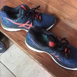 Awesome running sneakers—-still some life left!